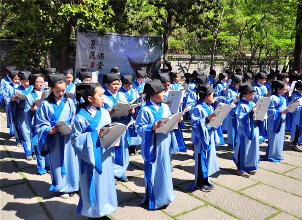 假期带孩子来这个地方踏春，竟可以迅速get文言文学习速成秘笈